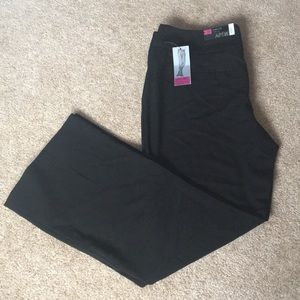 NWT apt 9 size 14 Black pants curvy fit